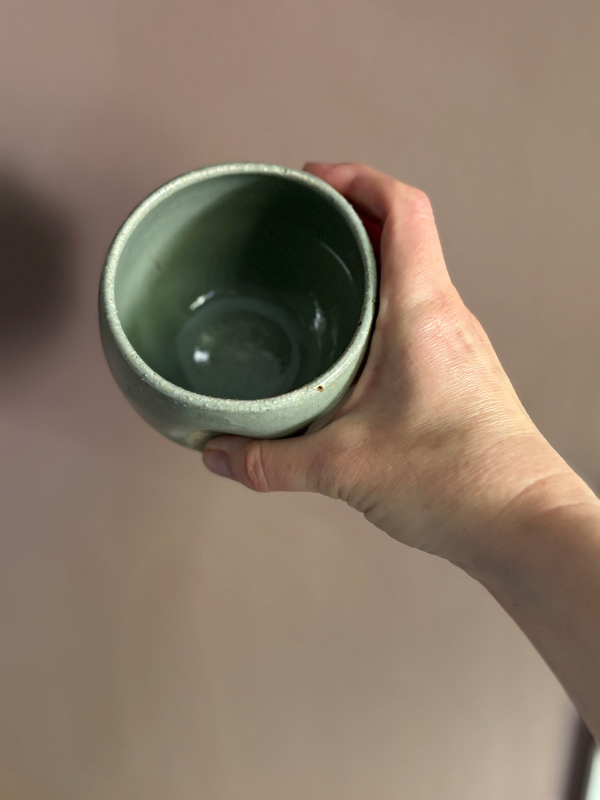 Thumb cups