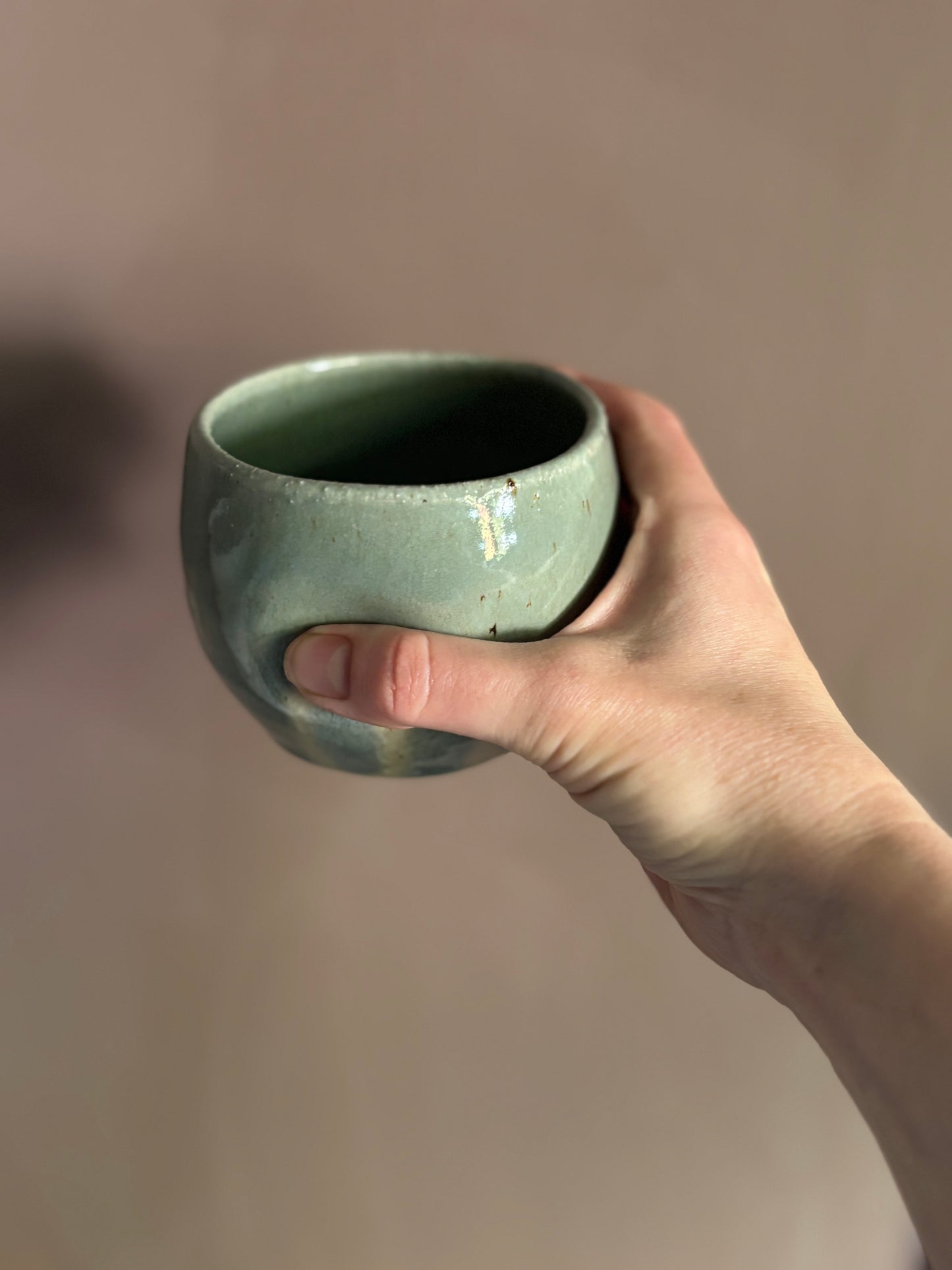 Thumb cups