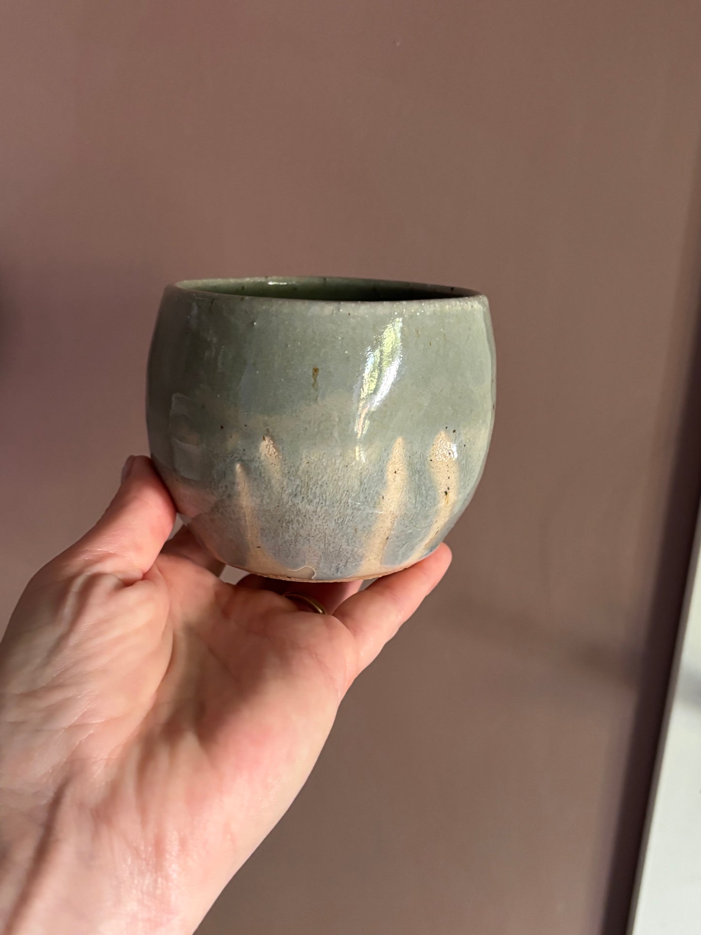 Thumb cups