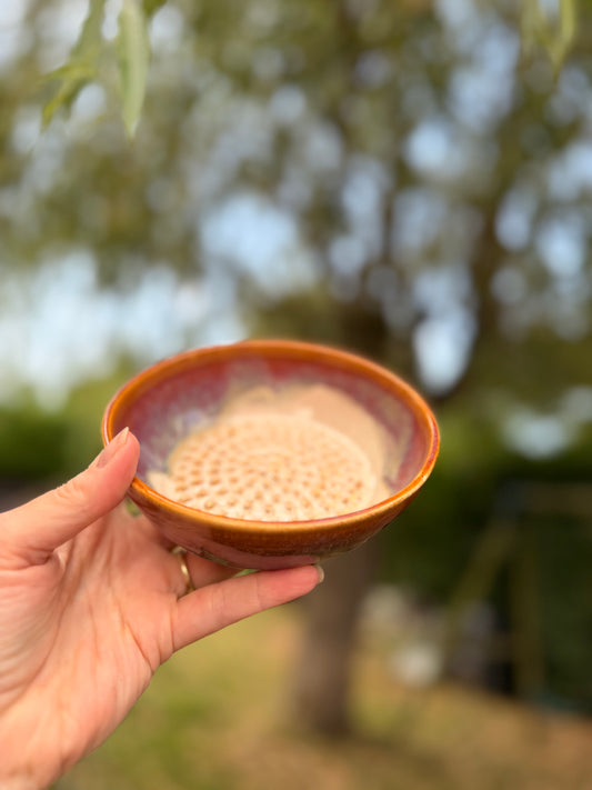 (01) Grater bowl in Toffee